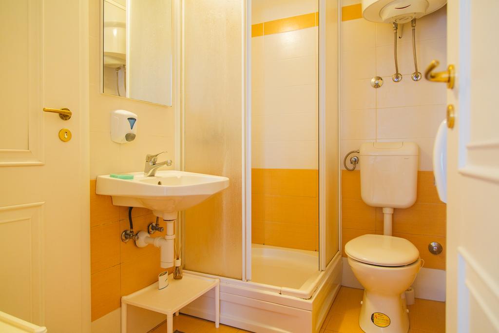Cheap Sleep Marinero (Adults Only) Hostel Hvar Town Exterior photo